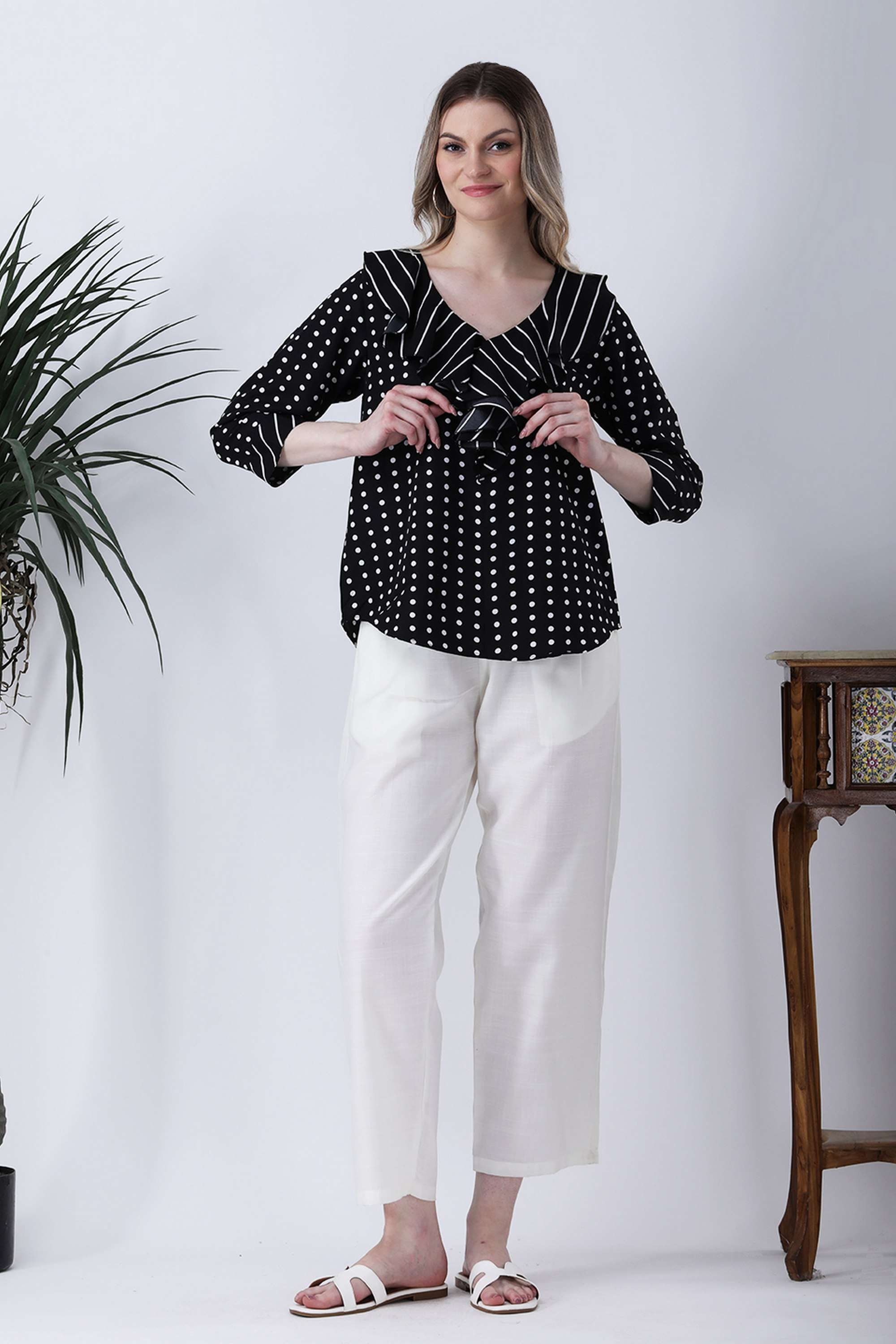qurvii Stripes Crepe V-Neck Women Top-picture-20