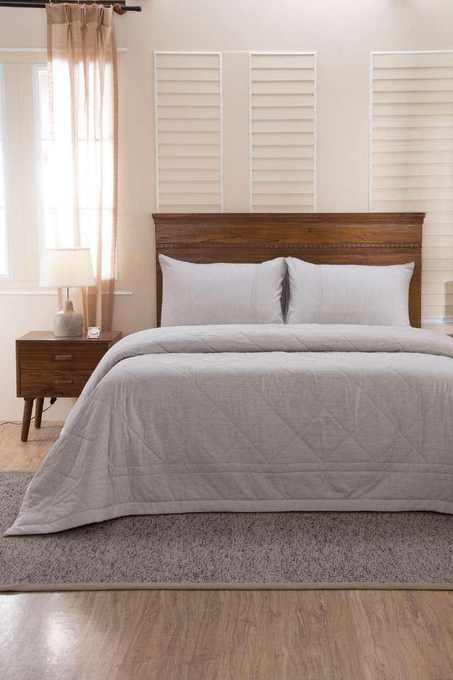 Cotsmere-Muted-Dot-Grey-125-GSM-Cotton-Double-Quilt
