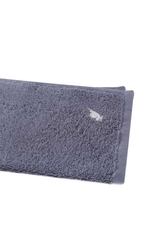 Colorart-550-GSM-Cotton-Embedded-Stripe-Solid-Grey-Face-Towel