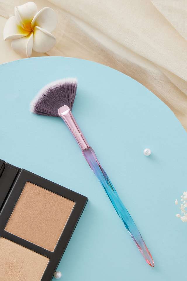 Holographic-Fan-Brush