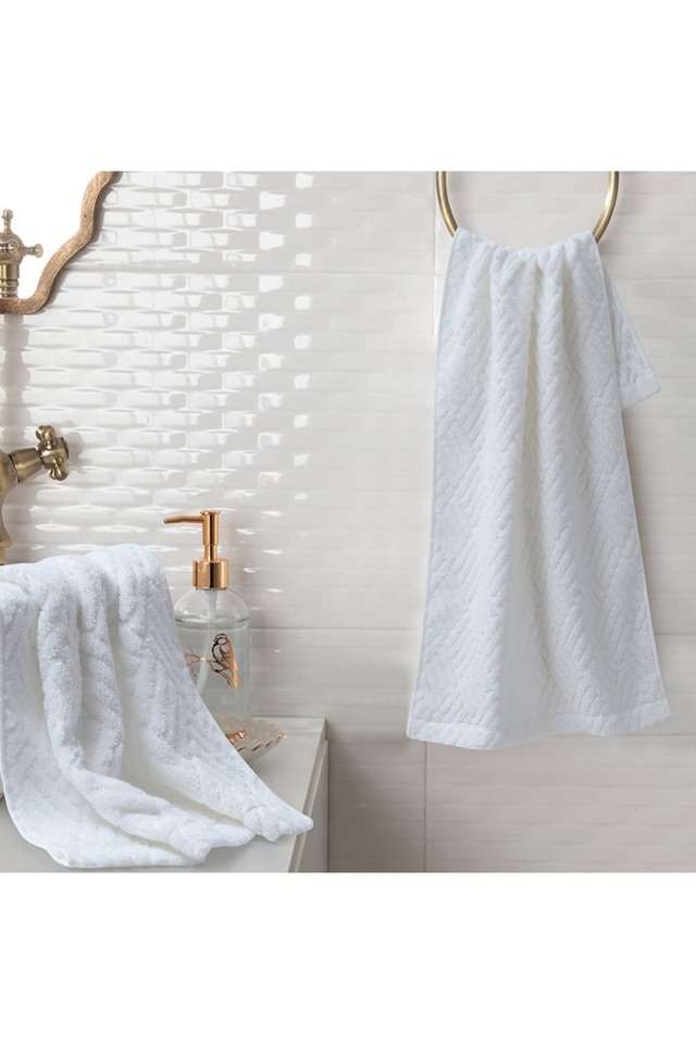 Spain-Premium-Cotton-Bath-Towel-Highly-Absorbent-And-Super-Soft-550-GSM-70-x-140-cm---White