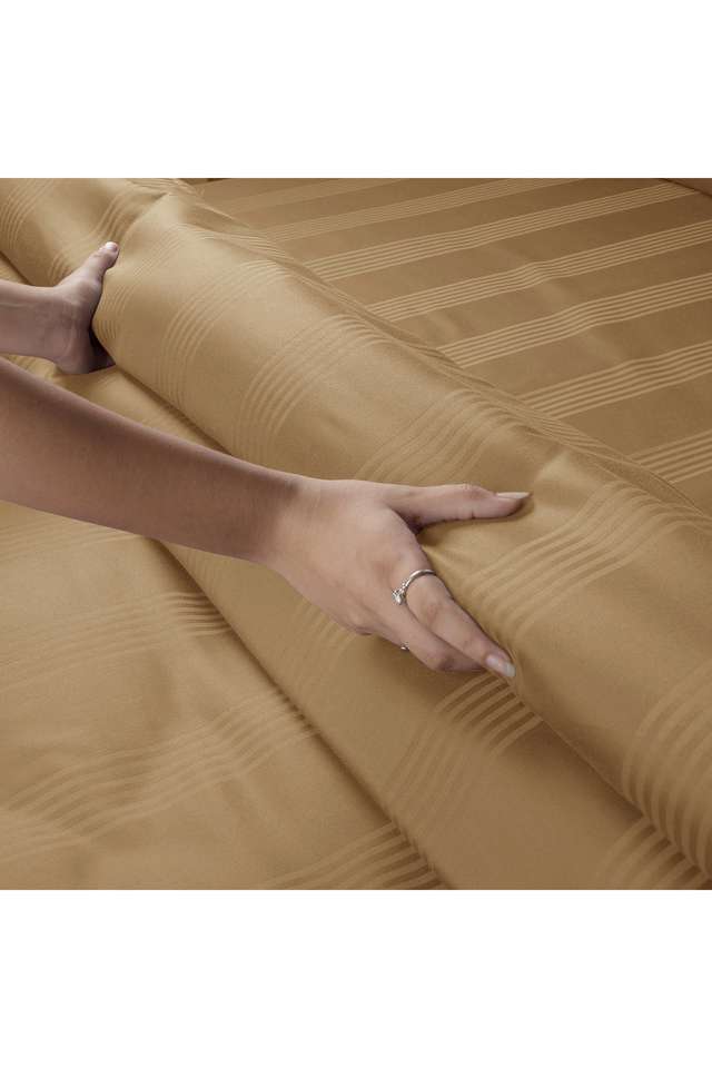 Barcode-100--Cotton-King-Size-Bedsheet-108-x-108-inches-with-2-Pillow-Covers-450-TC---Caramel