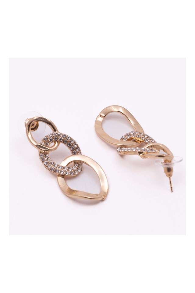 Engage-Fashionable-Earrings-Set