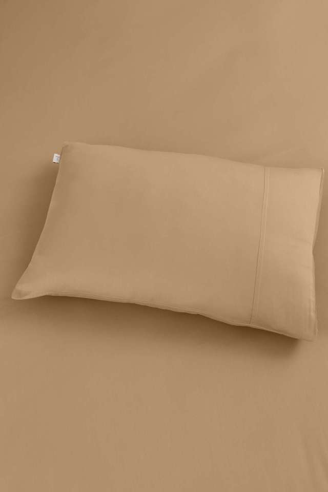 Madison-Avenue-100--Cotton-400-Thread-Count-2-Pc-Decorative-Pillow-Insert -Pillow-Covers-18-X-27---Caramel