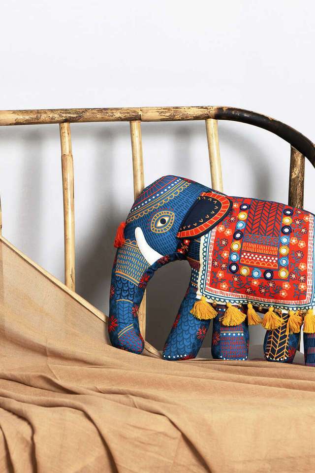 The-Royal-Ride-Kutch-Cushion