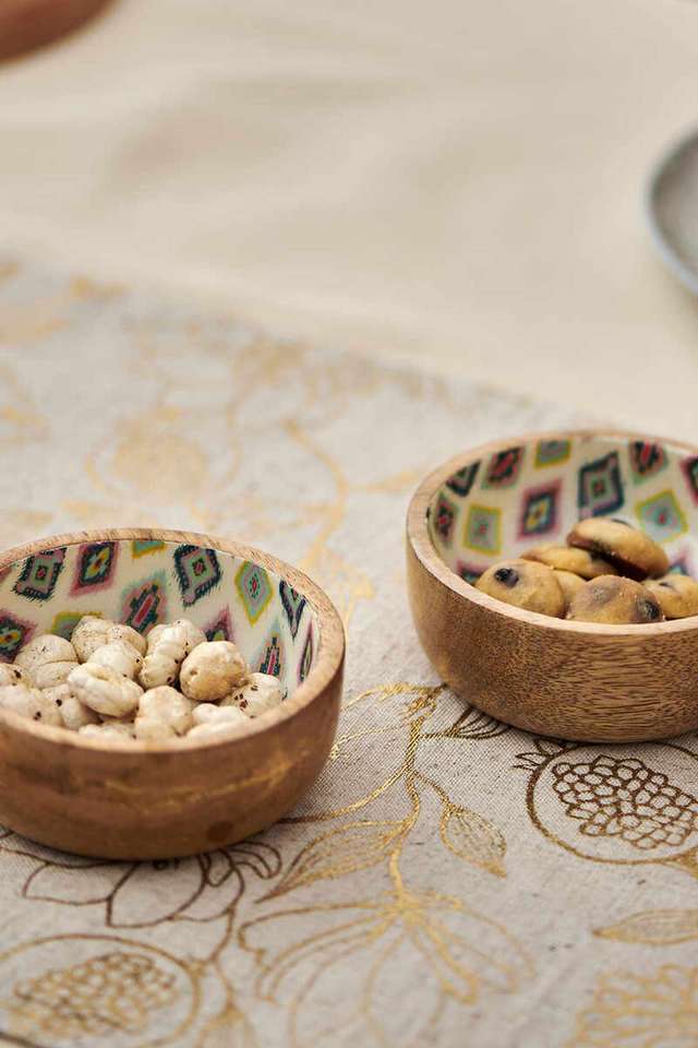 Country-Wooden-Snack-Bowls--Ikkat -set-of-2 -4-x-1.5