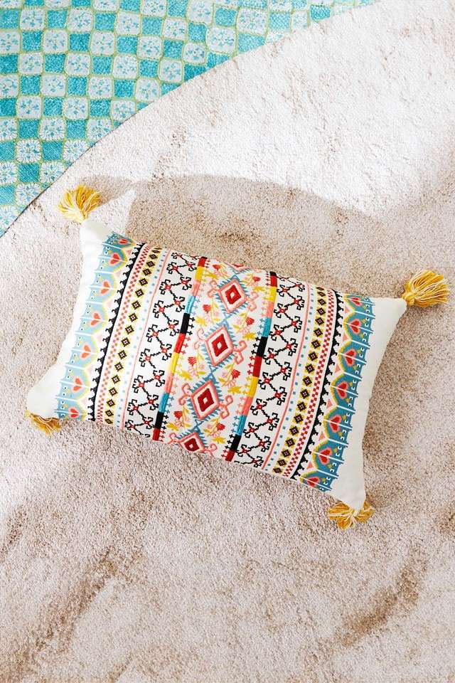 Pixel-Kilim-Cushion-Ivory