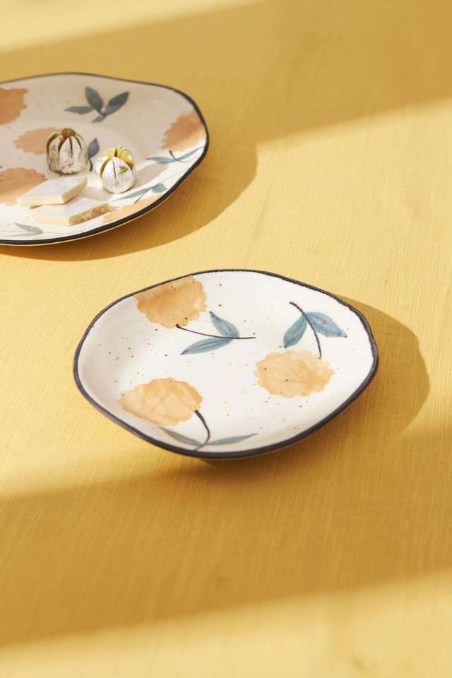 Marigold-Quarter-Plate---Handpainted-Stoneware