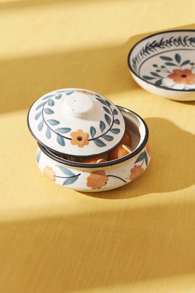 Marigold-Casserole---Handpainted-Stoneware