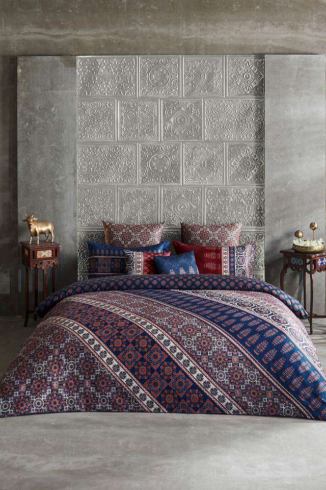 210-TC-Cotton-Classic-King-Double-Bedsheet-with-1-Duvet-Cover -4-Pillow-Covers -2-Cushion-Covers