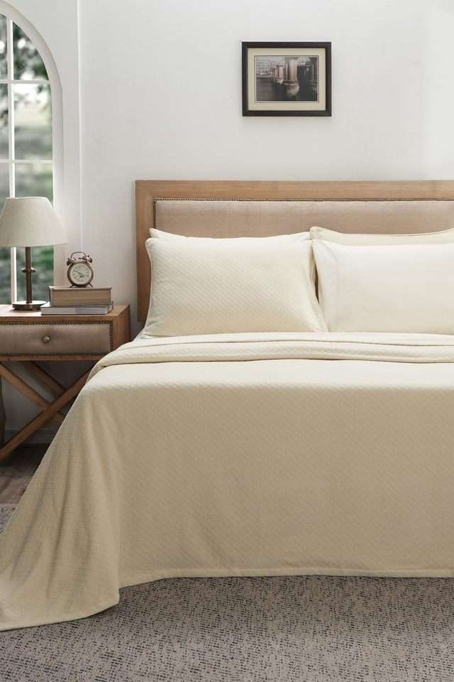 Blaize-Single-Vanilla-Bed-Cover