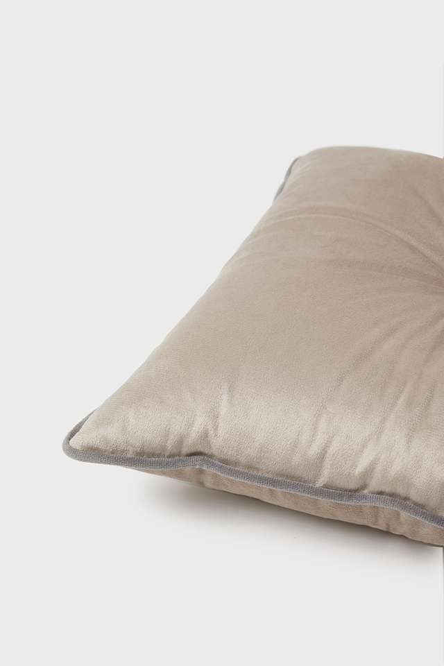 Color-Pop-Shaped-Tuck-Cushion