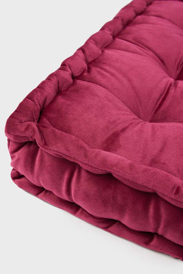 Color-Pop-Shaped-Tuck-Cushion