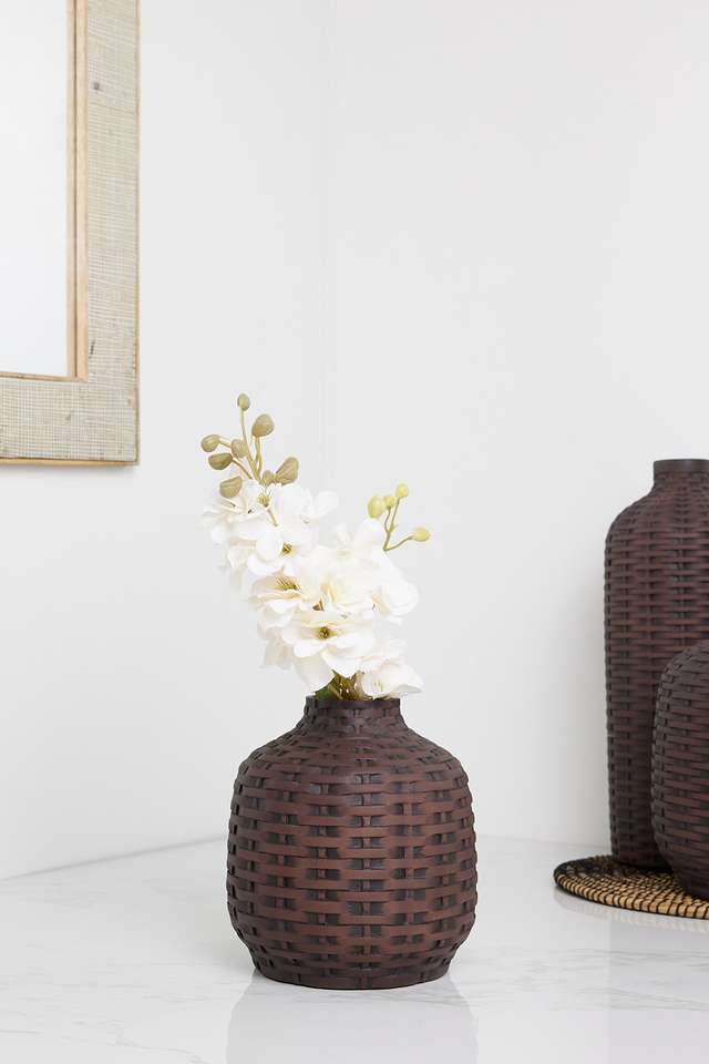 Bamberg-Resin-Vase-Round-Black---S