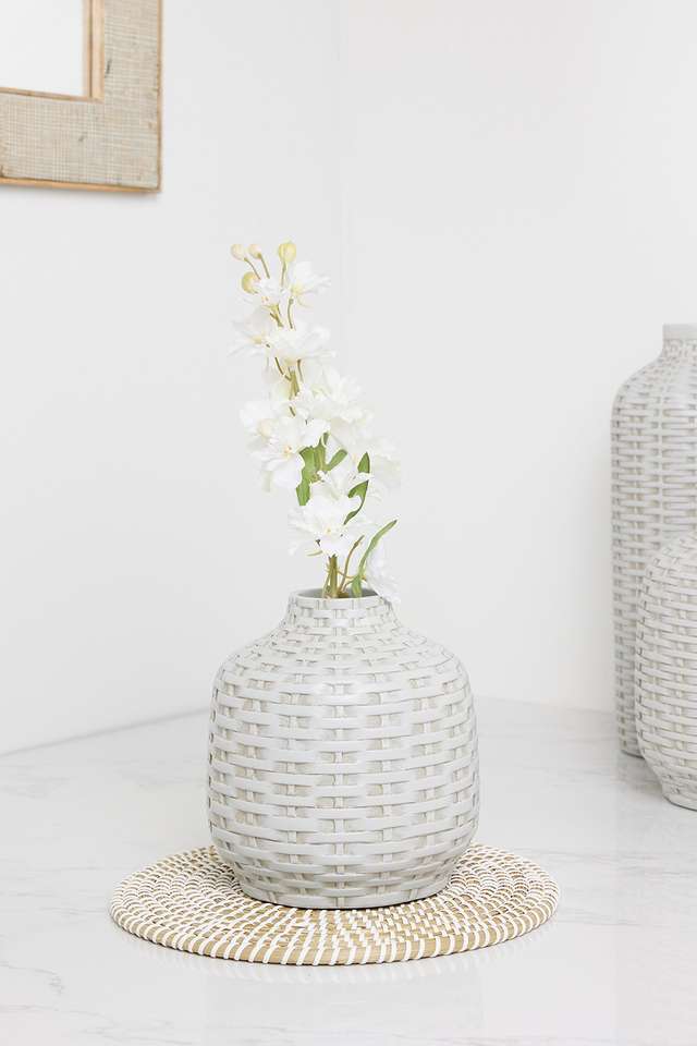 Bamberg-Resin-Vase-Round-Whte---S