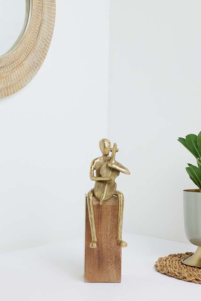 Walnut-Cello-Musician