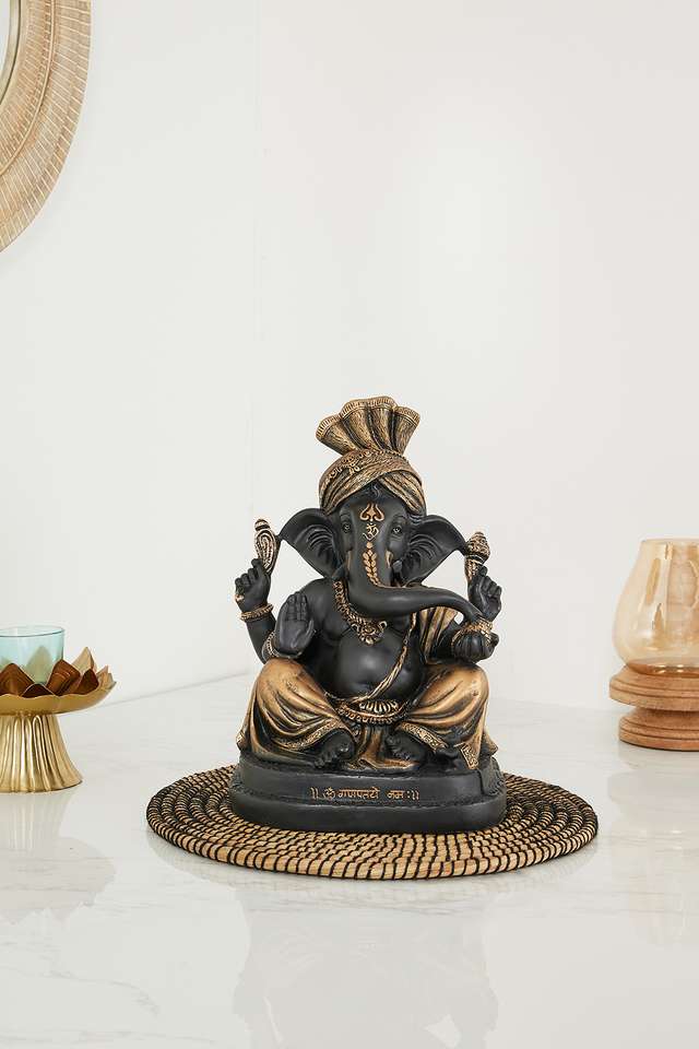 Screne-Pheta-Ganesha-With-Inscripted-Base