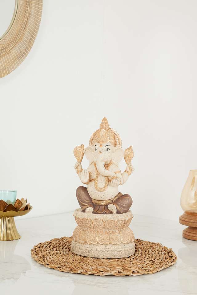 Screne-Ganesha-Figurine-Copper