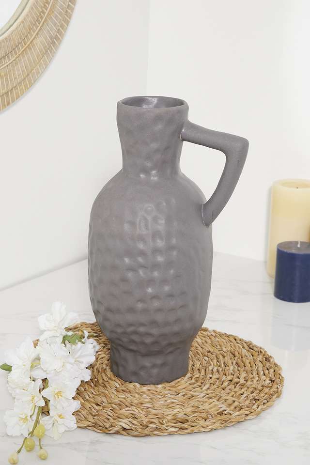 Contempory-Glam-Crater-Vases-Beige