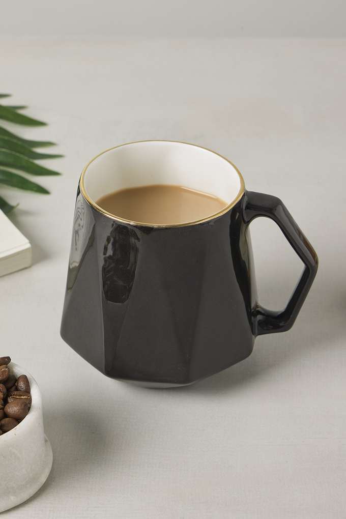 Diamond-Black-Mug-With-Gold