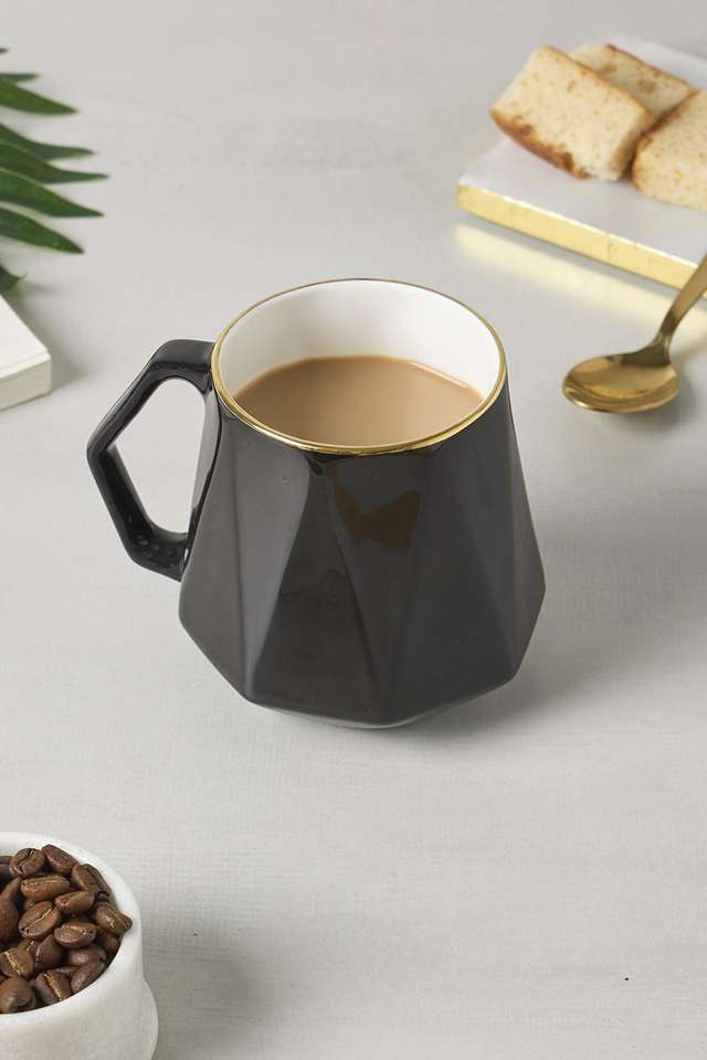 Diamond-Black-Mug-With-Gold