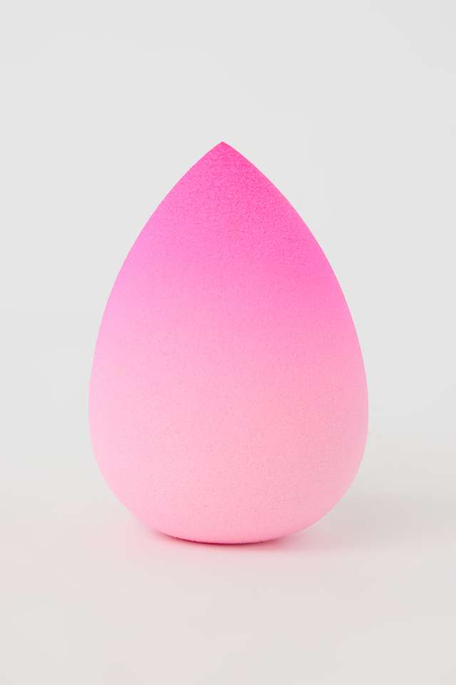Dew-Drop-Gradient-Beauty-Blender