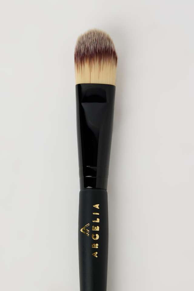 Foundation-Brush