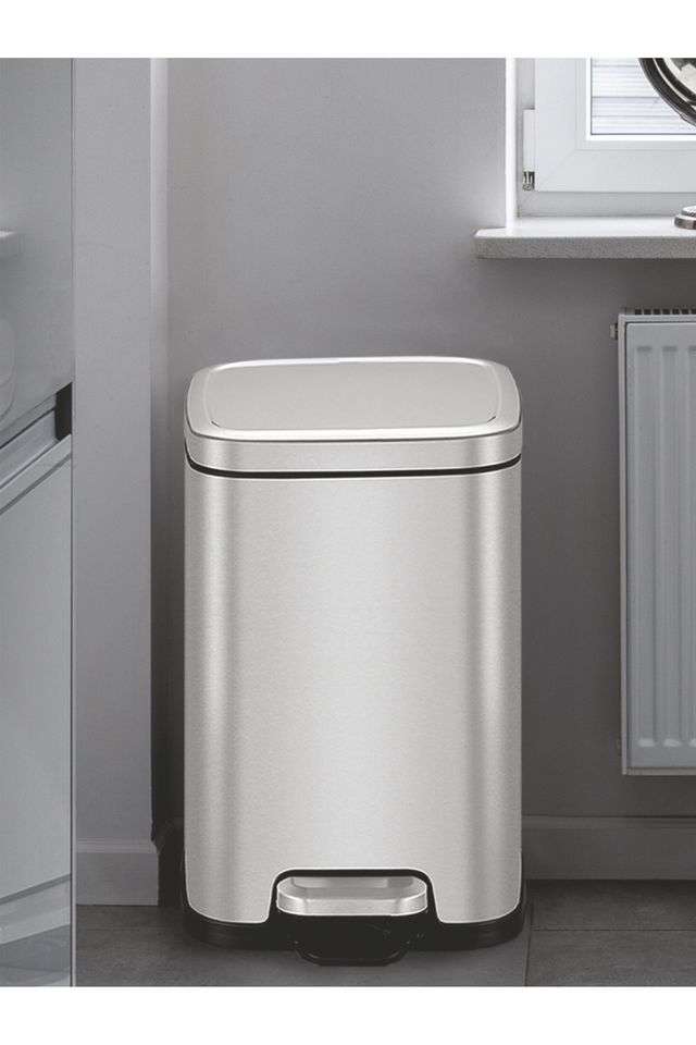 Stainless-Steel-Step-Dustbin-with-Liner -6-Litres -Metallic