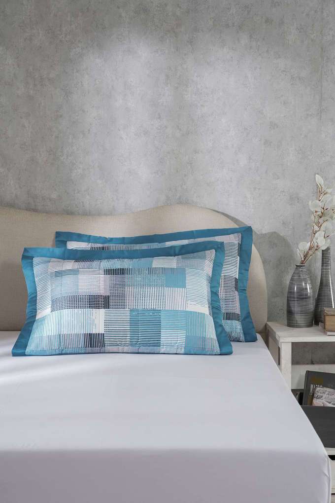 Hues-Enchanted-Harmony-Division-Loaf-Blue-Standard-Pillow-Sham-Set
