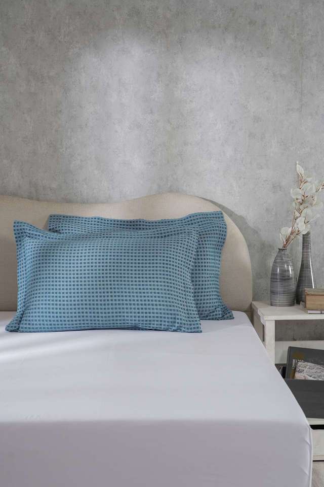 Hues-Enchanted-Harmony-Parable-Intertwist-Blue-Standard-Pillow-Sham-Set