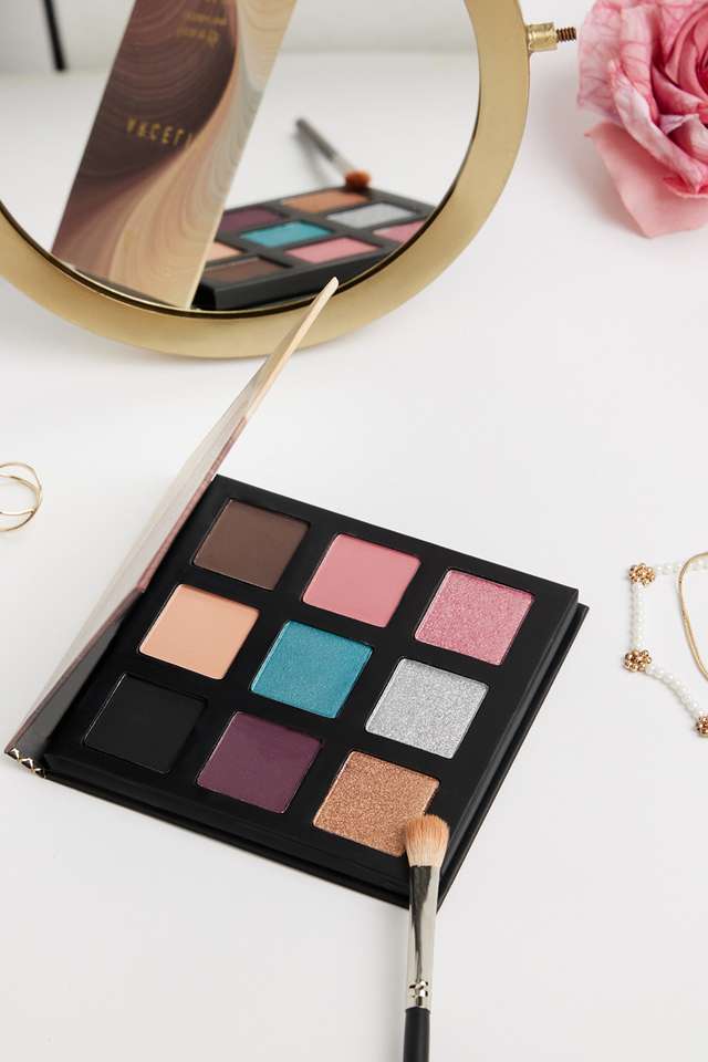 Focus-on-Me-Eye-Shadow-Palette---AM-to-PM -18-gm