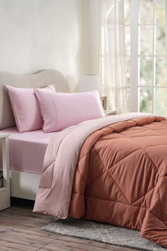 Hermosa-Glister-Pebble-Rust-Double-Quilt
