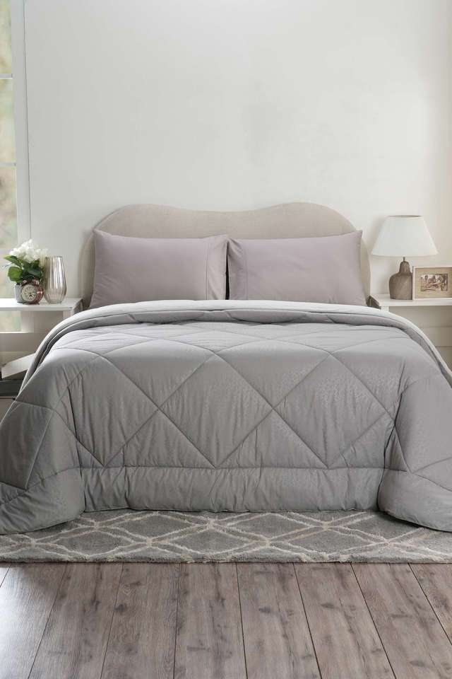 Hermosa-Glister-Pebble-Ash-Double-Quilt