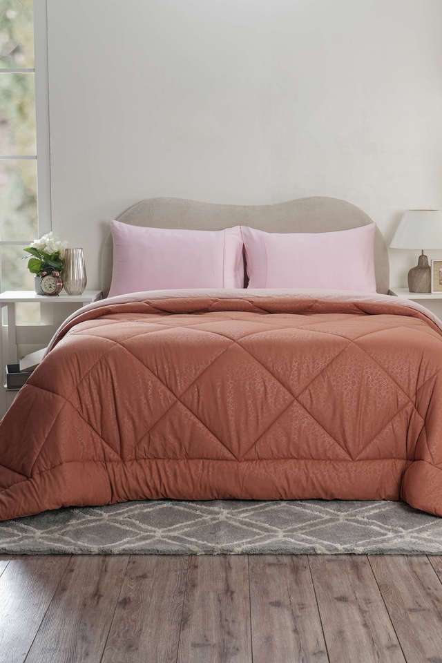Hermosa-Glister-Pebble-Double-Rust-Quilt