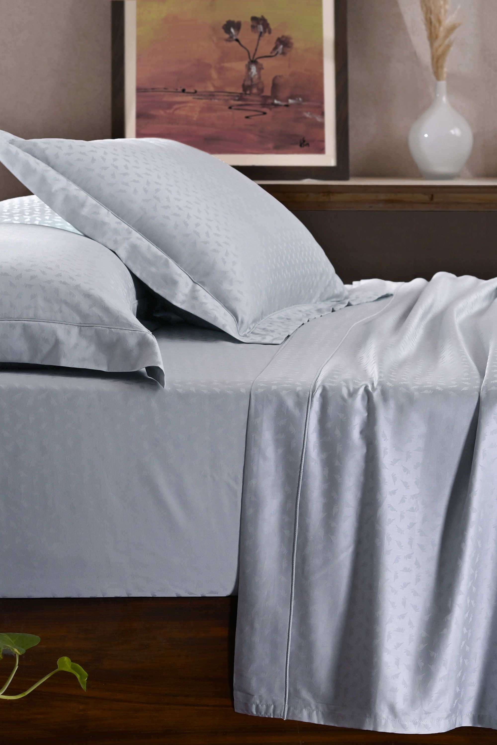 100--Cotton-Self-Print-King-Size-Bedsheet-with-2-Pillow-Case--275x275CM