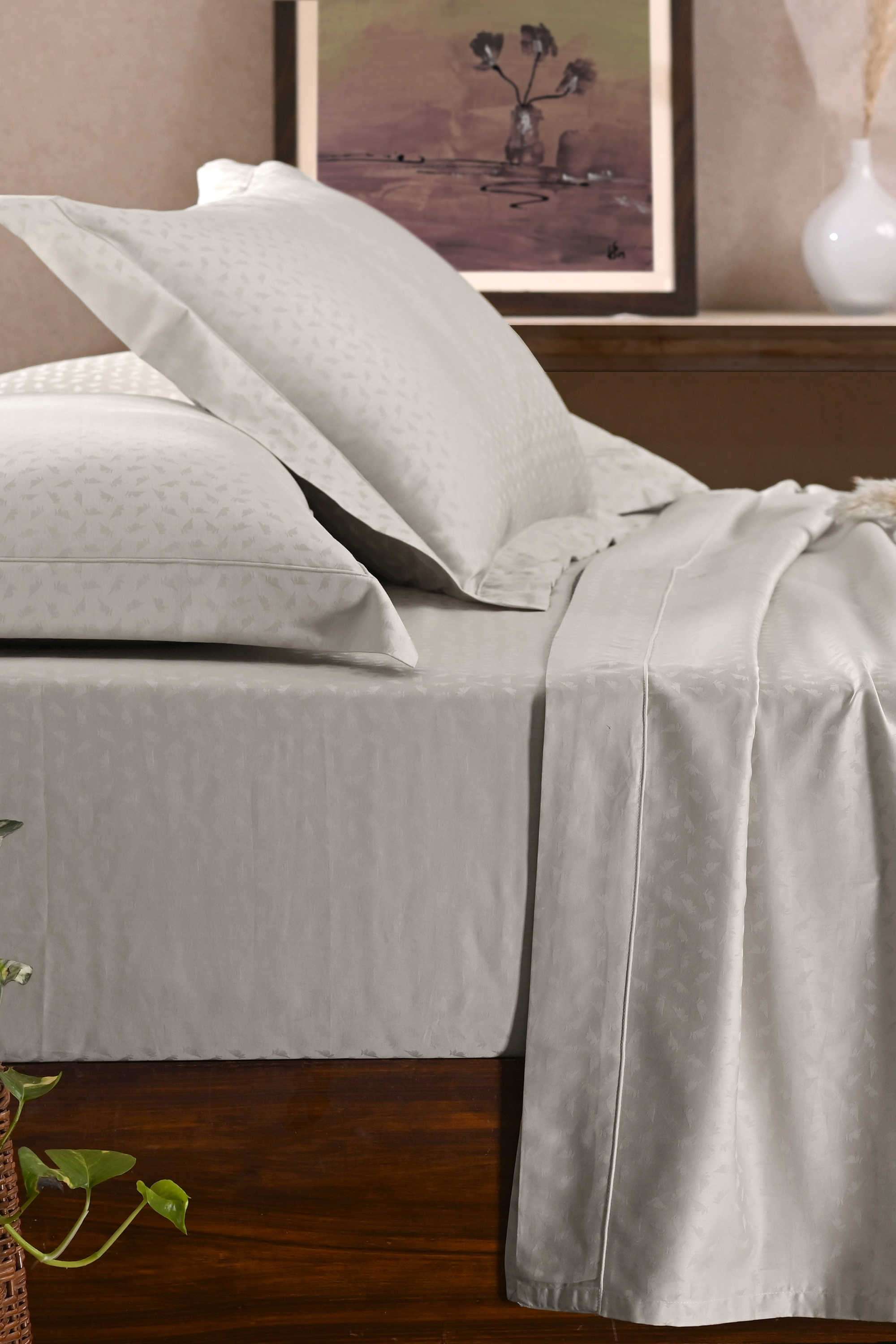 100--Cotton-Self-Print-King-Size-Bedsheet-with-2-Pillow-Case--275x275CM