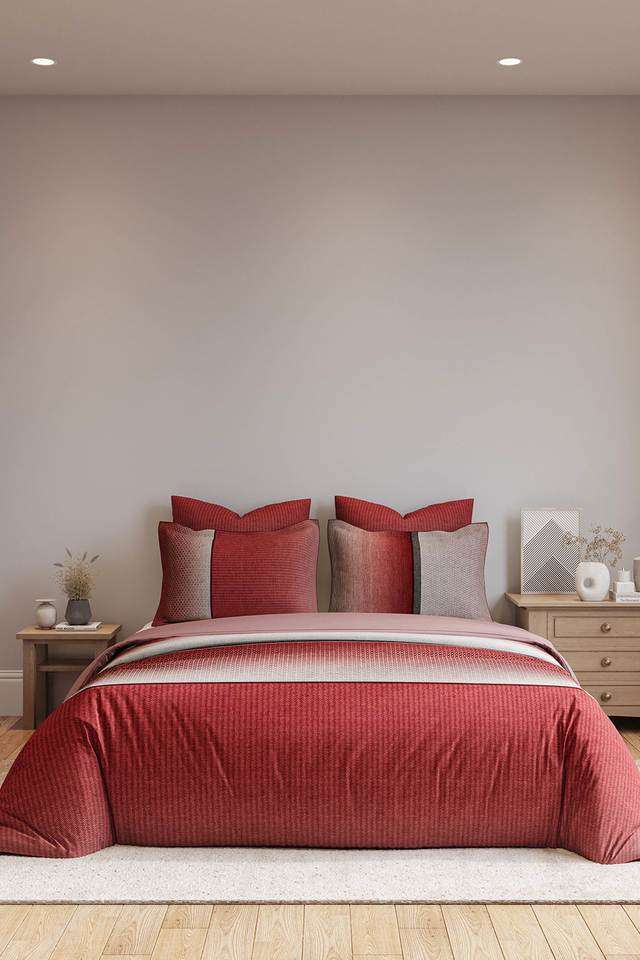 300-TC-Cotton-Geometric-King-Double-Bedsheet-with-2-Pillow-Covers