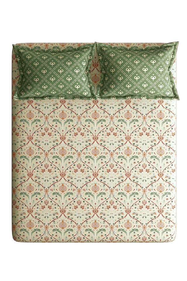 Cotton-Double-Bedsheet-with-2-Pillow-Covers -1-Bath-Towel -1-Medium-Towel -2-Hand-Towels