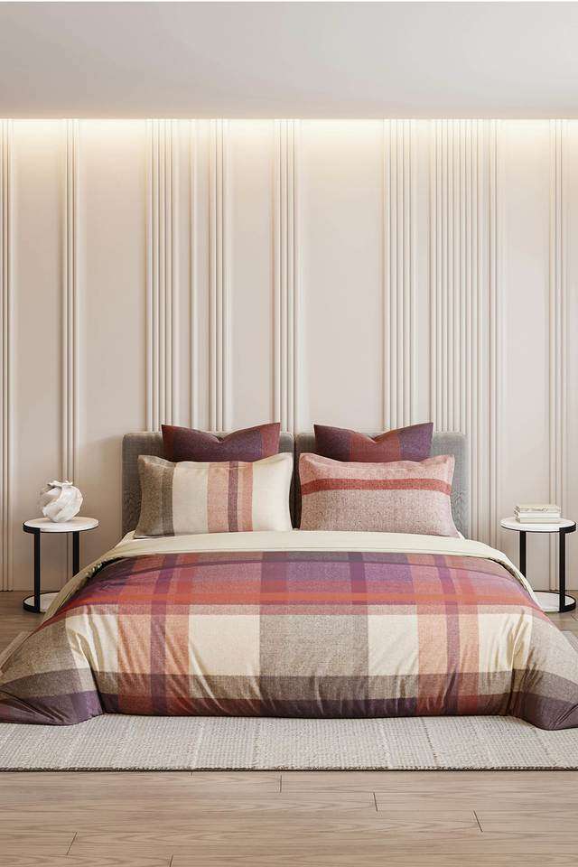 300-TC-Cotton-Geometric-King-Double-Bedsheet-with-2-Pillow-Covers