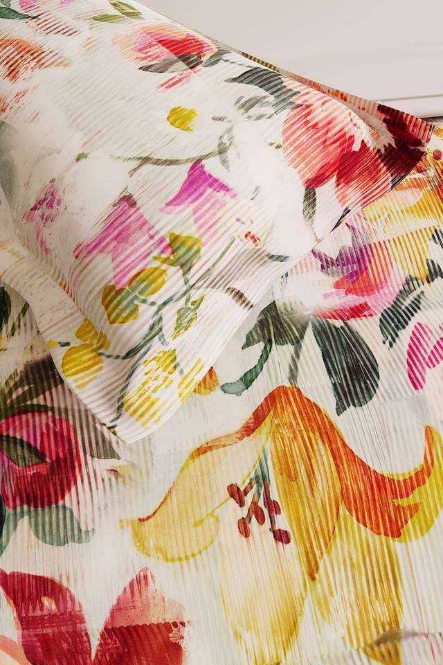 300-TC-Cotton-Floral-King-Double-Bedsheet-with-2-Pillow-Covers