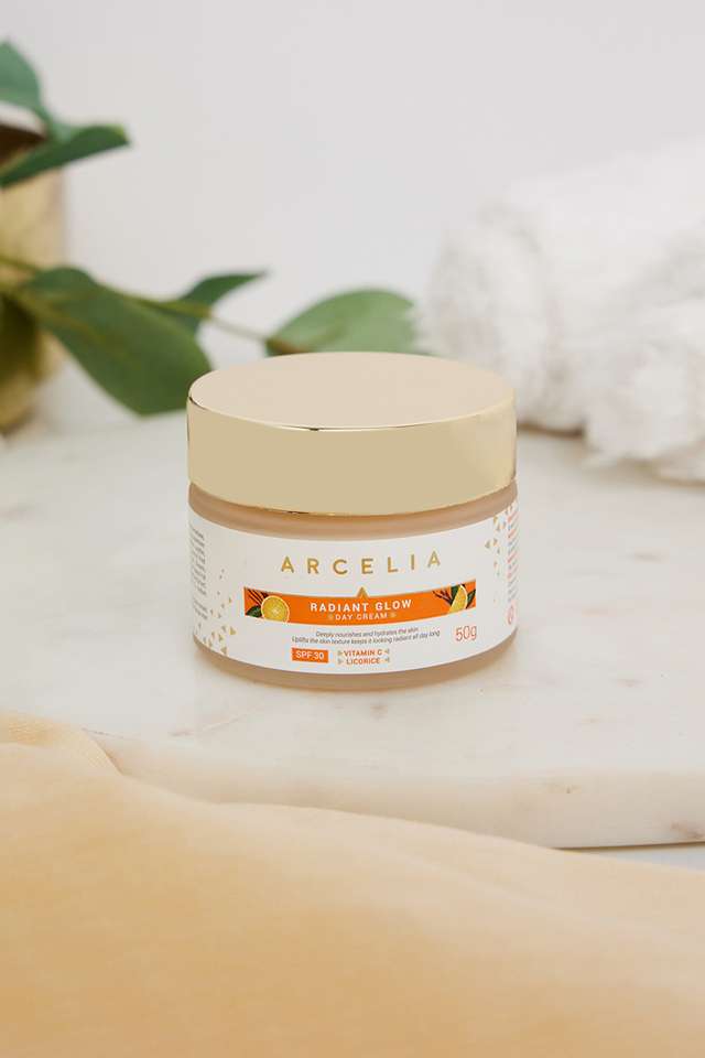 Radiant-Glow-Day-Creme-with-SPF-30---50-gm