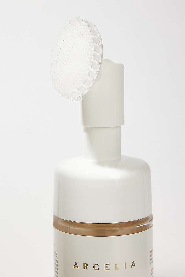 Radiant-Glow-Foaming-Face-Wash---100-ml