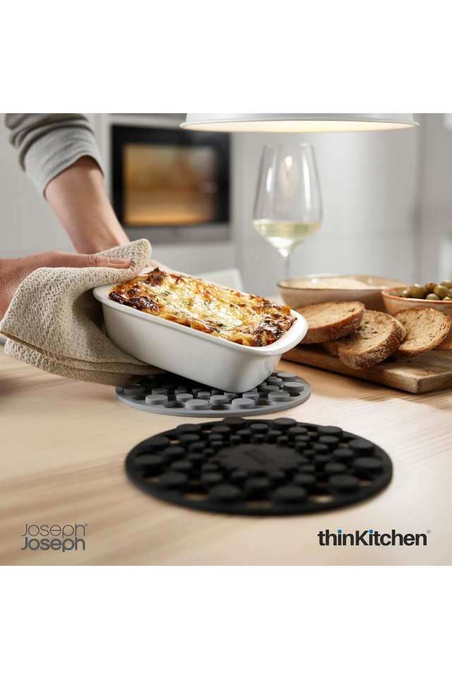 Spot-On-Set-Of-2-Silicone-Trivets-(Round)