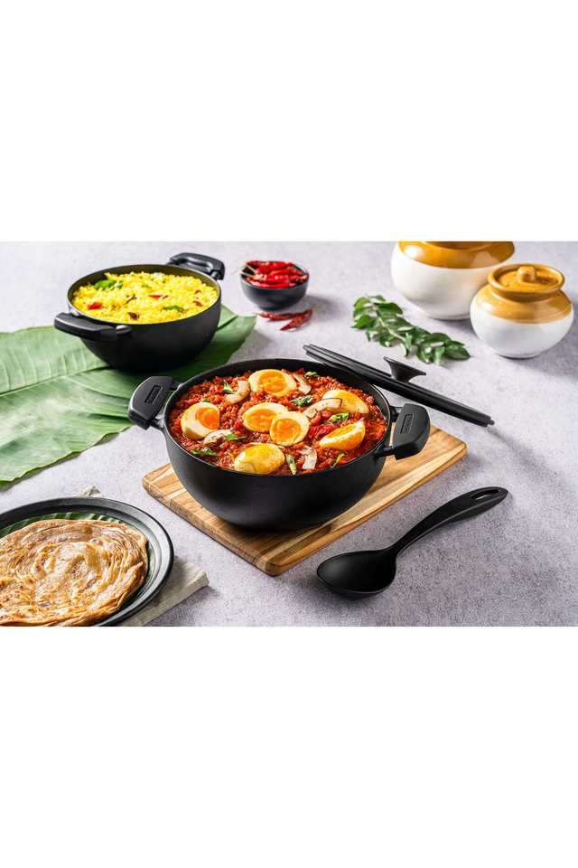 Pre-Season-Cast-Iron-Kadai-26-cm