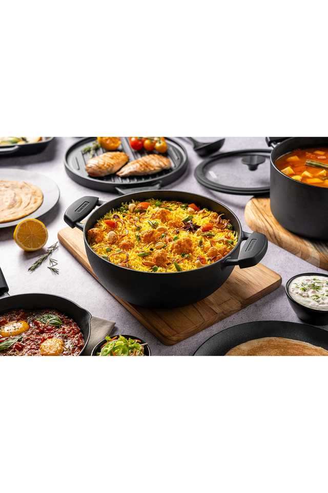 Pre-Season-Cast-Iron-Kadai-30-cm