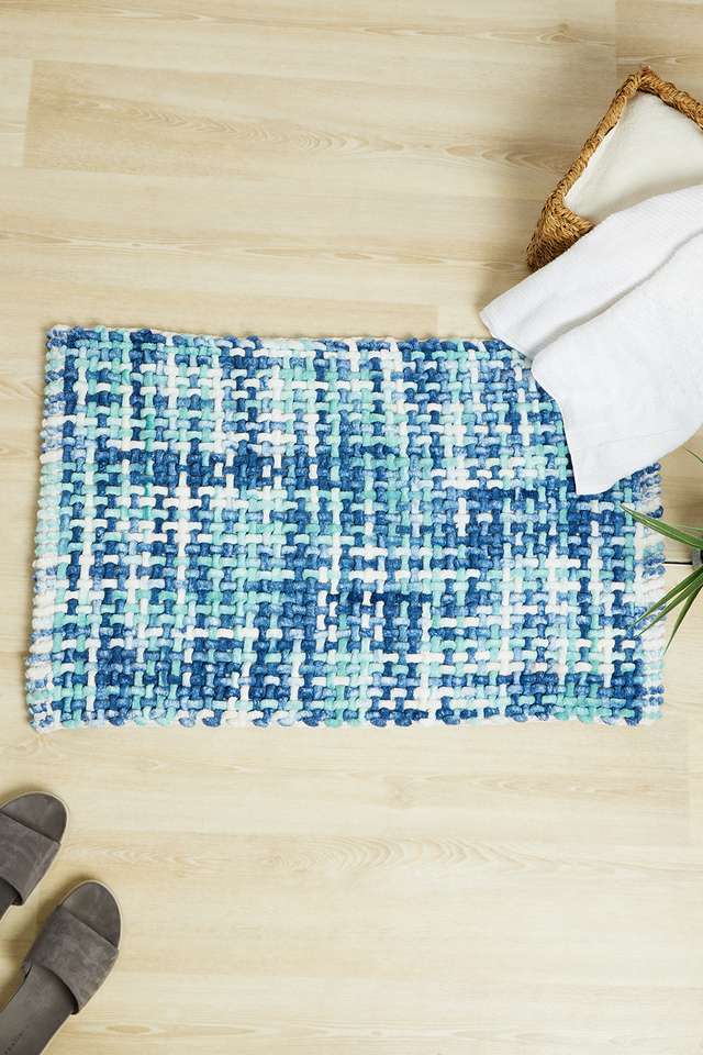 Noah-Spacedyed-Check-Bathmat-Blue-50-x-80-Cm