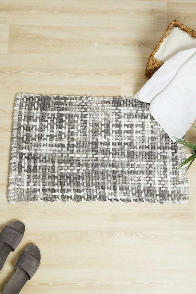 Noah-Spacedyed-Check-Bathmat-Grey-50-x-80-Cm
