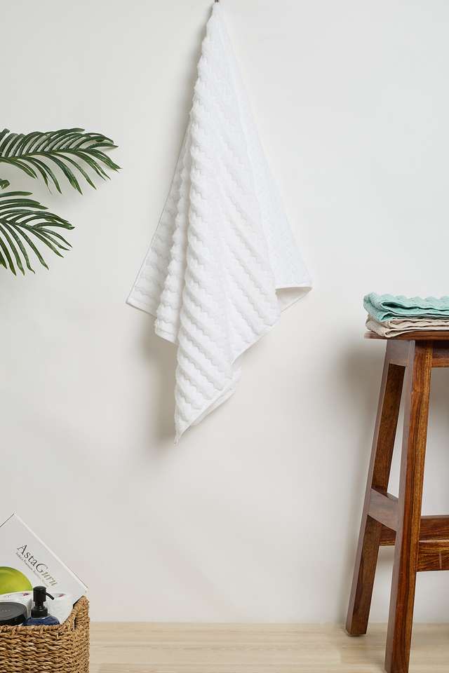 Noah-Jacq-Bath-Towel-70x140-White