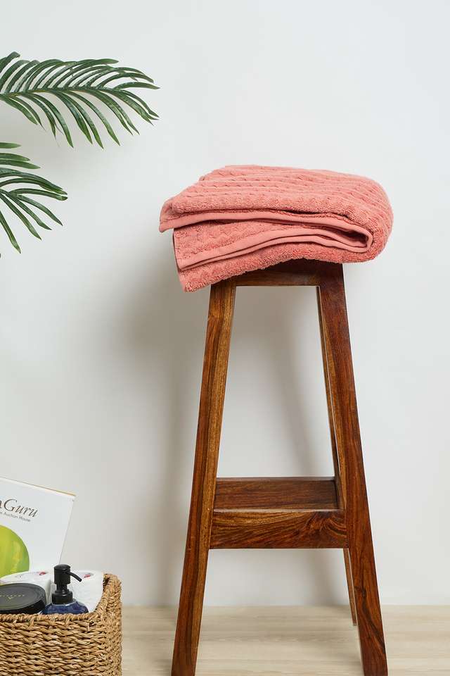 Noah-Jacq-Bath-Towel-70x140-Coral