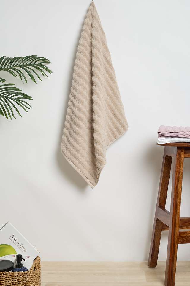 Noah-Jacq-Bath-Towel-70x140-Beige